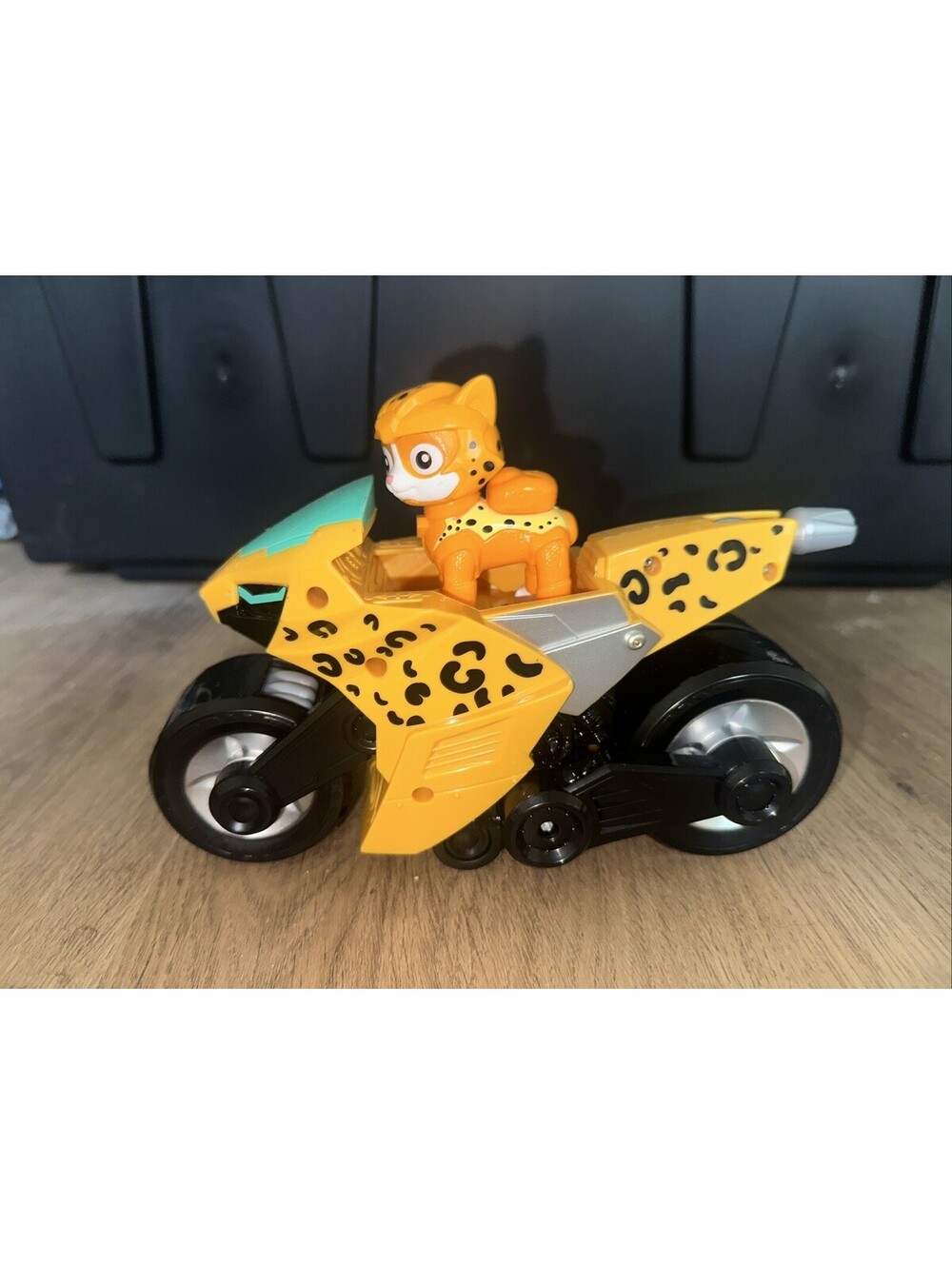 Paw Patrol Cat Pack -Wild’s Cheetah Vehicle- W Figure - Pull Back Vehicle